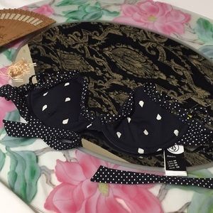 volcom medium swim top only NEW